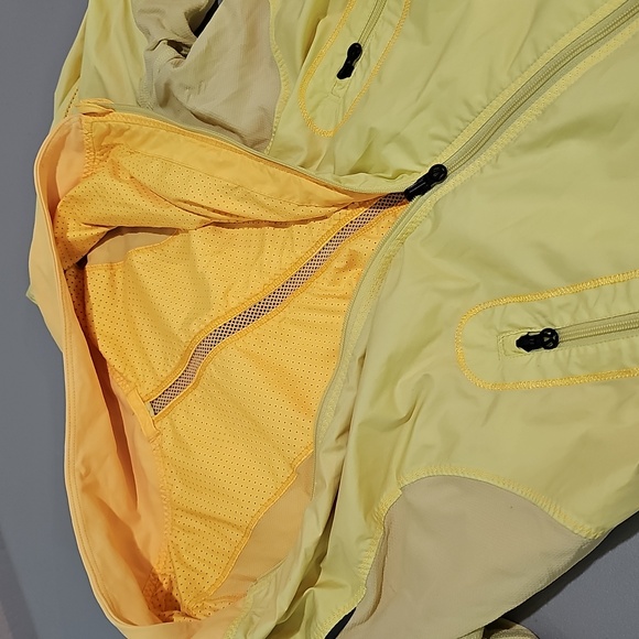 Lululemon Run: Two To Make It True Mellow Yellow Size 2 Jacket - Picture 4 of 6